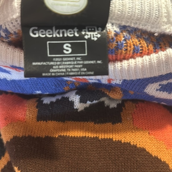 Men’s Geeknet Animal Crossing Holiday Unisex Sweater By Tom Nook Size Small - Picture 8 of 9